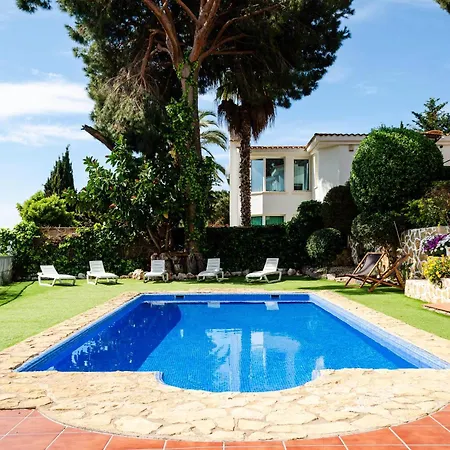 ヴィラ El Riu Del Cel