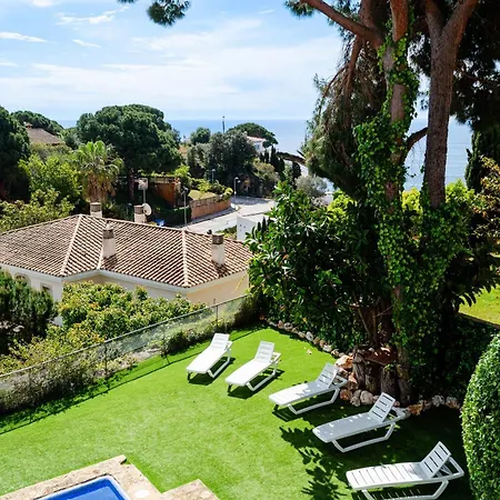 ヴィラ El Riu Del Cel